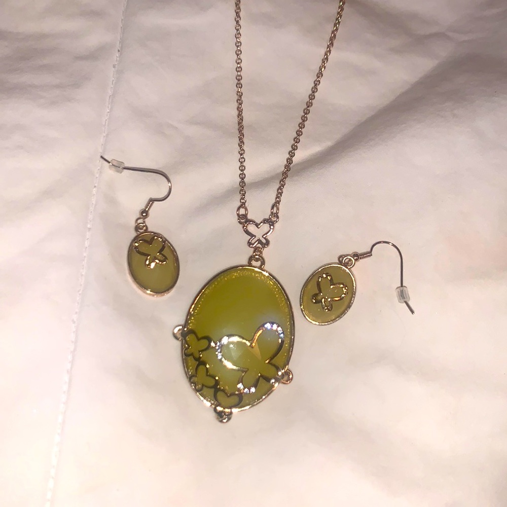 Butterfly necklace and earrings Jade